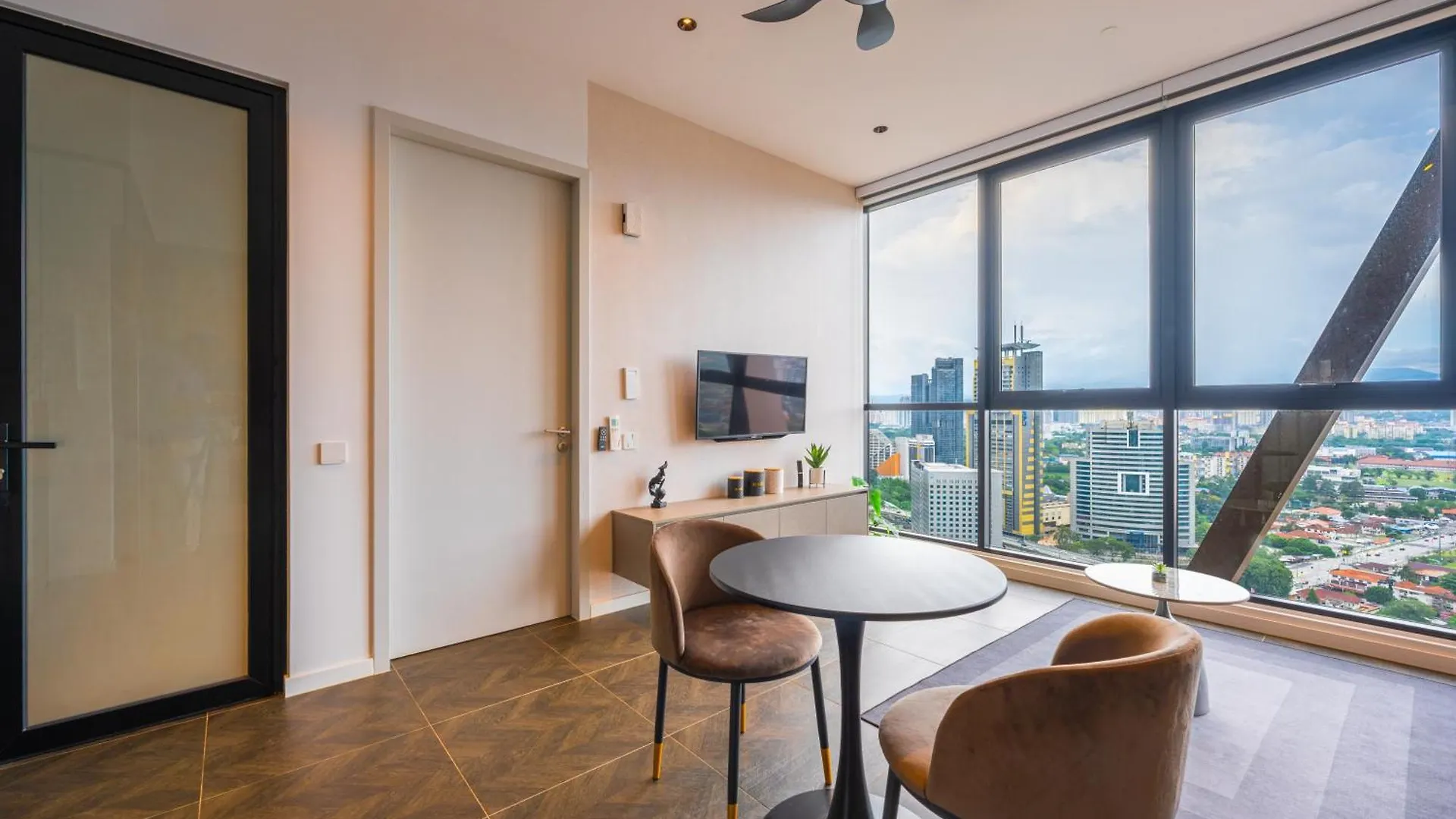 Greystone Scarletz Suites Kuala Lumpur